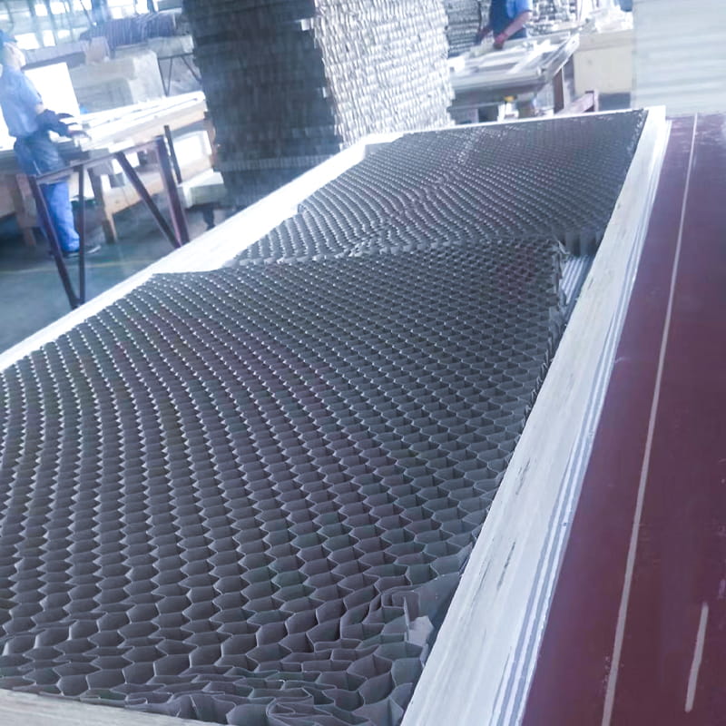 LM135 Ahşap Kapı Montajı için Pres Kapısı Yapıştırıcısı